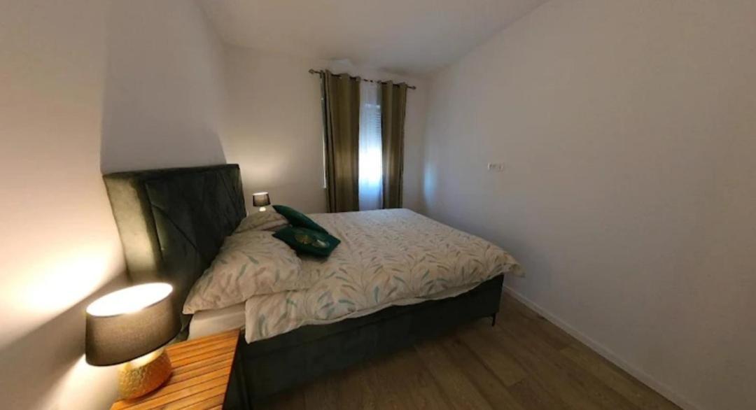 شقة New Apartman P & B تروغير المظهر الخارجي الصورة