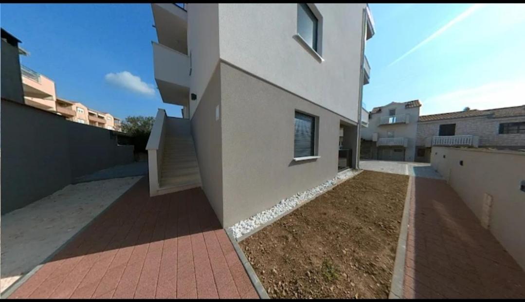 شقة New Apartman P & B تروغير المظهر الخارجي الصورة